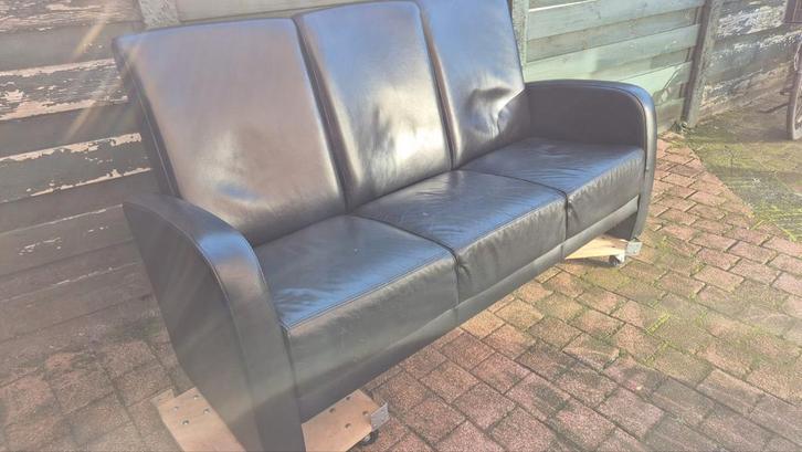 Zwarte leren bank, Huis en Inrichting, Banken | Bankstellen, Gebruikt, Rechte bank, Driepersoons, 150 tot 200 cm, Minder dan 75 cm