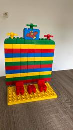 Duplo bouwstenen op bouwplaat met stoeltjes !!, Kinderen en Baby's, Ophalen of Verzenden, Zo goed als nieuw, Duplo