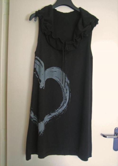 Artistieke zwarte tuniek-jurk met grote col HEART42 snazzeys, Kleding | Dames, Jurken, Zo goed als nieuw, Maat 42/44 (L), Zwart