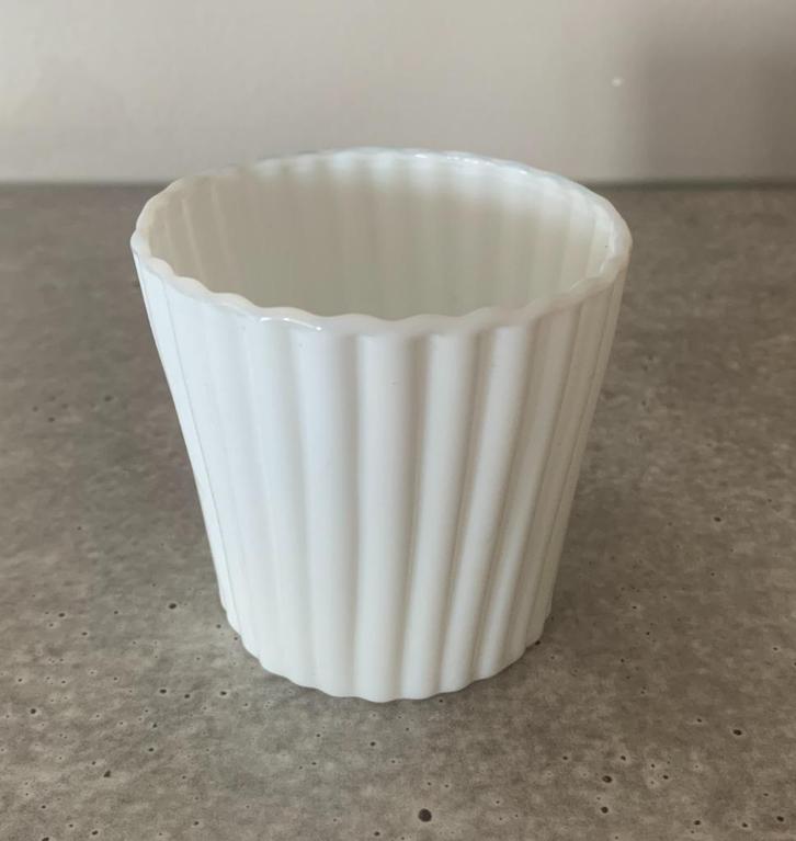 opaline espresso beker van Riverdale nieuw twv € 14,00, Huis en Inrichting, Keuken | Servies, Nieuw, Glas of Glazen, Overige stijlen