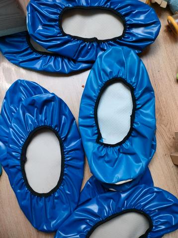 Overschoenen voor bij het zwembad maat 45 beschikbaar voor biedingen