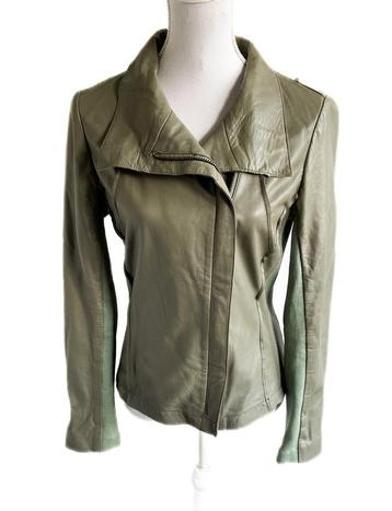 Mooi jasje van Transmission 38 beschikbaar voor biedingen