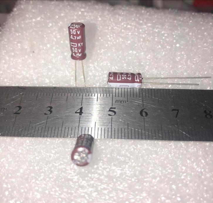 4,7uF 50v Chemi-Con KY serie, Hobby en Vrije tijd, Elektronica-componenten, Nieuw, Ophalen of Verzenden