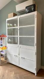 Marcia - Witte industriële vitrinekast, Ophalen, 100 tot 150 cm, Glas, 150 tot 200 cm