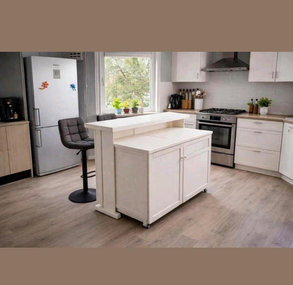 Sfeervol kookeiland met combimagnetron., Ophalen, Zo goed als nieuw