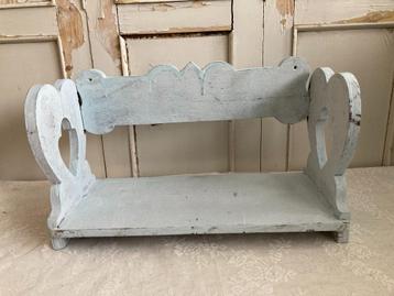 Brocante oud houten regaaltje - (wand)plankje - schapje beschikbaar voor biedingen