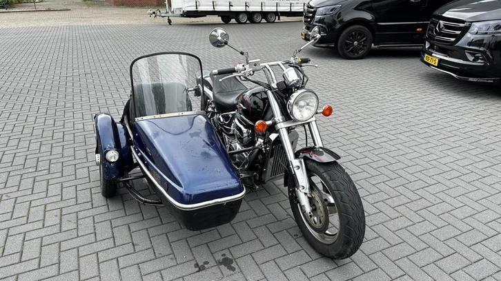 Suzuki VZ 800 marauder velorex zijspan, Motoren, Motoren | Zijspanmotoren, meer dan 35 kW, 2 cilinders, Motorrijbewijs A, Ophalen