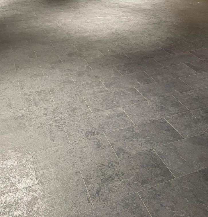 nieuw zwart laminaat  - zware kwaliteit, Doe-het-zelf en Verbouw, Vloerdelen en Plavuizen, Nieuw, Laminaat, Kunststof, 150 cm of meer