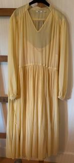 Uniqlo jurk, plissé, mt L, NIEUW, Verzenden, Geel, Maat 42/44 (L), Nieuw