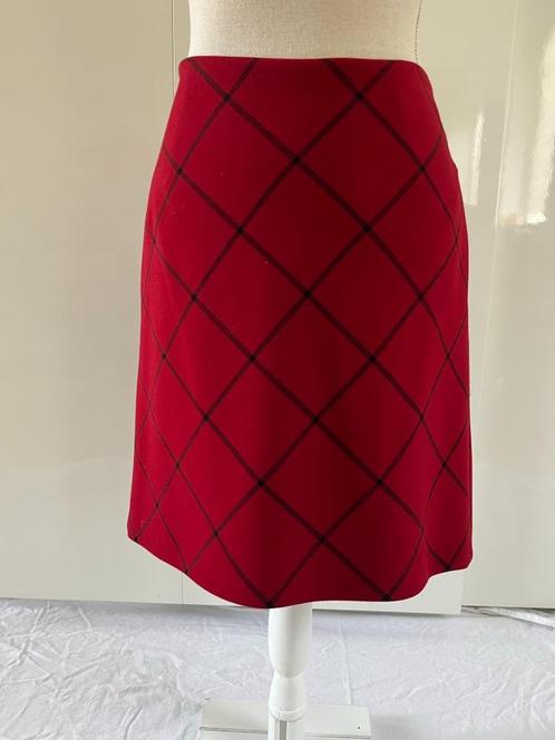 Karen Millen rood rokje bordeauxrood UK 12 38 40, Kleding | Dames, Rokken, Zo goed als nieuw, Maat 38/40 (M), Rood, Boven de knie