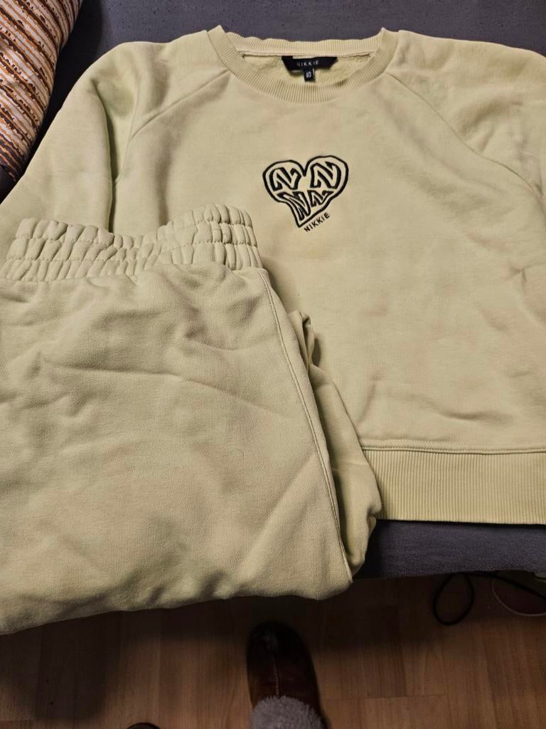 NIKKIE HUISPAK, Kleding | Dames, Ophalen, Zo goed als nieuw, Maat 42/44 (L), Beige