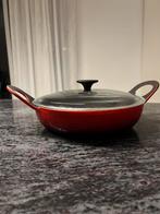 Le Creuset Hapjespan 26cm met glas deksel, Huis en Inrichting, Keuken | Potten en Pannen, Gebruikt, Gietijzer, Ophalen of Verzenden