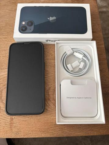 Iphone 13 in mooie staat compleet met doos en kabel. beschikbaar voor biedingen