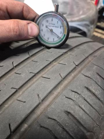 215/65/17 Auto band voldoende profiel eventueel met montage. beschikbaar voor biedingen
