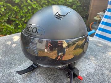 Roof helm, met donker vizier beschikbaar voor biedingen