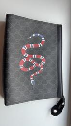 Gucci Clutch met Slangenprint, Sieraden, Tassen en Uiterlijk, Tassen | Damestassen, Verzenden, Zo goed als nieuw, Grijs, Avondtasje