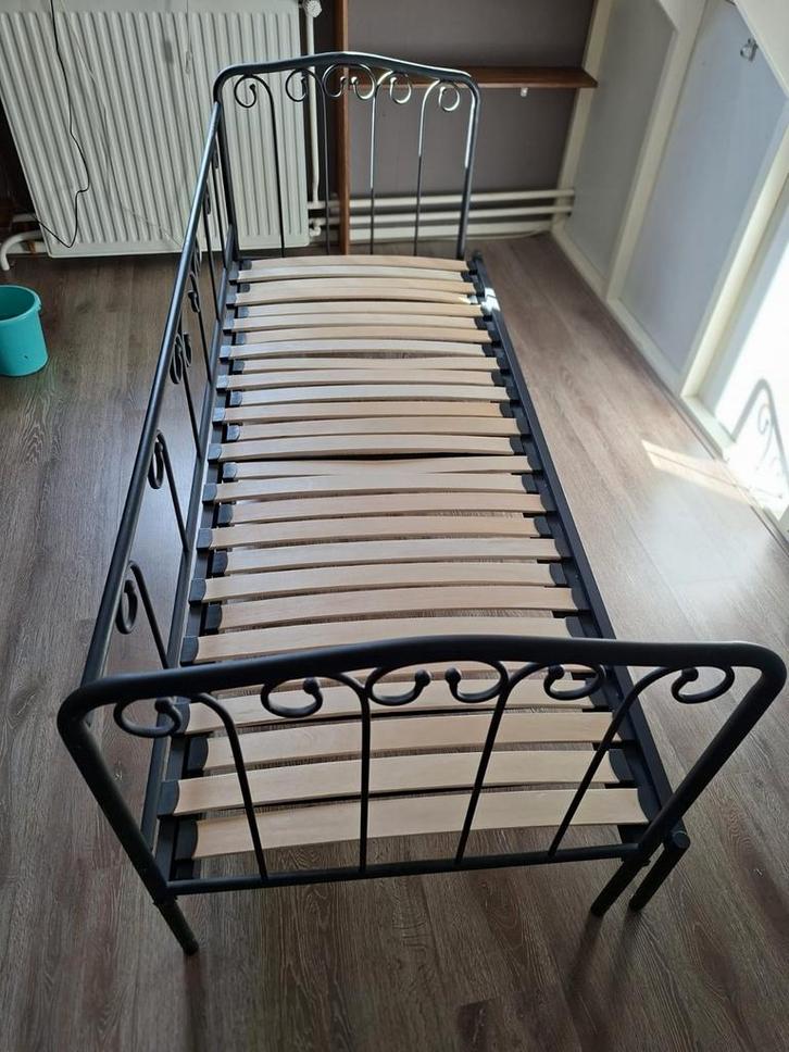 Ikea bed 1 of 2 personen, Huis en Inrichting, Slaapkamer | Bedden, Gebruikt, Tweepersoons, 70 cm of minder, 190 cm of minder, Metaal