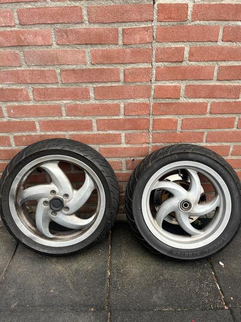 Gilera runner DD velgenset zgan banden 125-180cc, Motoren, Tuning en Styling, Ophalen of Verzenden