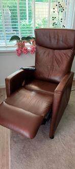 Bruin leder ZGAN sta op relax fauteuil prominent Senioren, Ophalen, Zo goed als nieuw