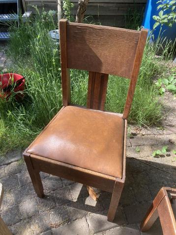vintage/antieke eikenhouten stoelen beschikbaar voor biedingen