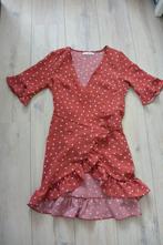 By Clara - Overslagjurk met hartjes - S, Kleding | Dames, Jurken, Ophalen of Verzenden, Zo goed als nieuw, Knielengte, By Clara