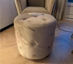 Riviera Maison poef, velvet in nieuw staat creme, Minder dan 50 cm, Rond, Minder dan 50 cm, Ophalen of Verzenden
