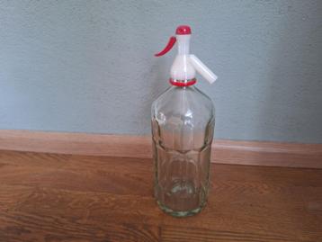 Vintage spuitfles beschikbaar voor biedingen