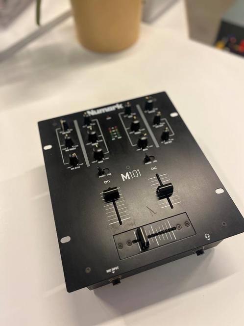 Numark M101 Mixer (geen adapter), Muziek en Instrumenten, Mengpanelen, Gebruikt, Minder dan 5 kanalen, Ophalen