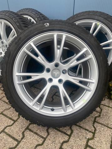 19” Originele Tesla Model Y Gemini velgen + Winterbanden beschikbaar voor biedingen