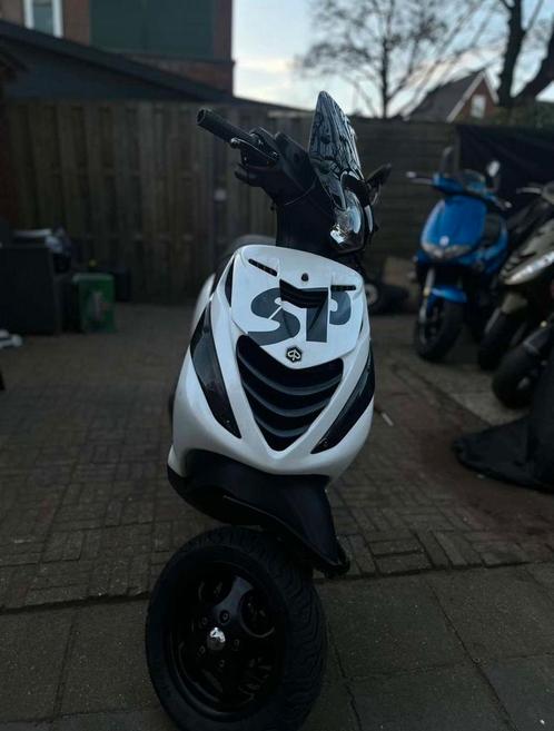 Zip dd dg 180, Fietsen en Brommers, Scooters | Piaggio, Zo goed als nieuw, Zip, Ophalen
