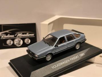 Volkswagen passat B2 - Silverblue - 1:43 whitebox beschikbaar voor biedingen