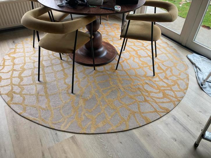 Goudgele vloerkleden + stoelen - zo goed als nieuw!, Huis en Inrichting, Stoelen, Zo goed als nieuw, Overige kleuren, Ophalen