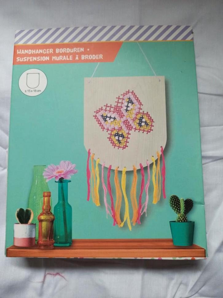 Wandhanger Borduurpakket vlinder, Hobby en Vrije tijd, Borduren en Borduurmachines, Nieuw, Borduurpakket, Handborduren, Ophalen of Verzenden