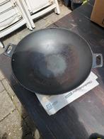 Fijne wok van gietijzer, diameter is 37 cm., Ophalen of Verzenden, Zo goed als nieuw, Gietijzer, Wok