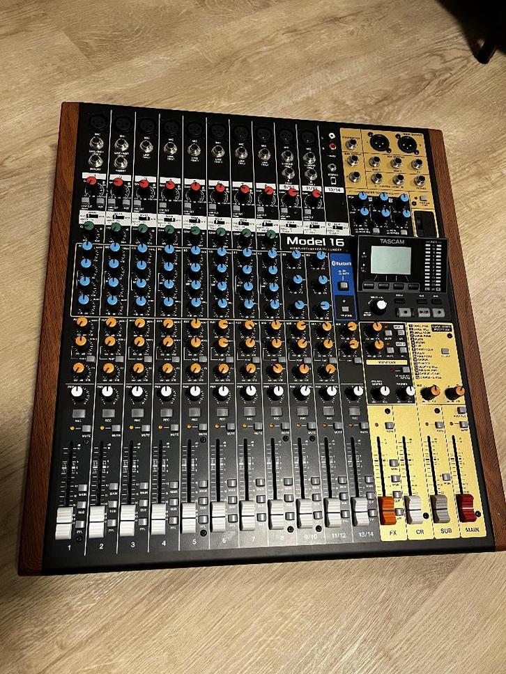 Tascam Model 16 Multitrack Mixer/Recorder/Interface, Muziek en Instrumenten, Soundmodules, Gebruikt, Overige merken, Ophalen of Verzenden