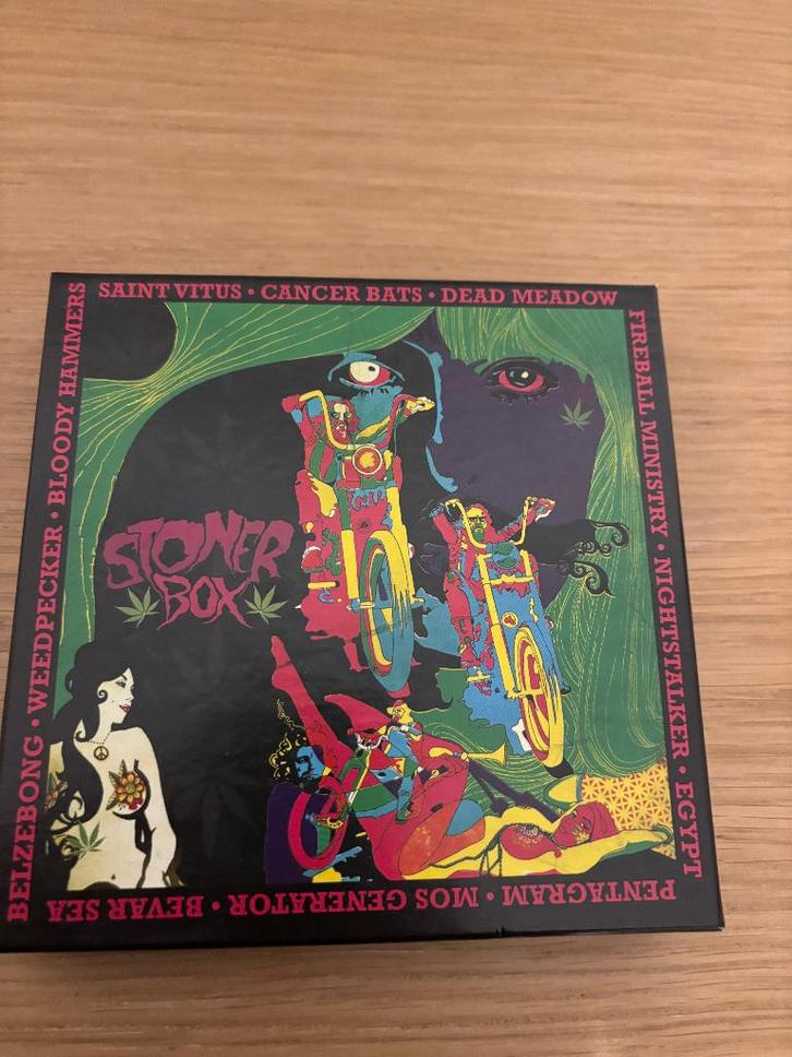 Cd - Stoner box - 6 Cd's, Cd's en Dvd's, Cd's | Rock, Zo goed als nieuw, Poprock, Ophalen of Verzenden