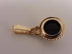 Gouden hanger met granaat                                 G6, Gebruikt, Overige voorstellingen, ., Ophalen of Verzenden
