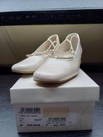 Schoenen maat 39, Beige, Ophalen of Verzenden, Zo goed als nieuw, Romano