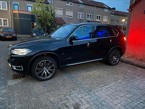 BMW X5 INDIVIDUAL Xdrive40e azuritschwarz B&O, Auto's, BMW, Particulier, X5, 360° camera, 4x4, ABS, Achteruitrijcamera, Adaptieve lichten