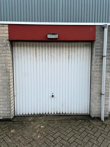 TE HUUR garagebox Naaldwijk 13 m2 beschikbaar voor biedingen