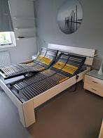 Tweepersoonsbed met verstelbare lattenbodems + nachtkastjes, Ophalen