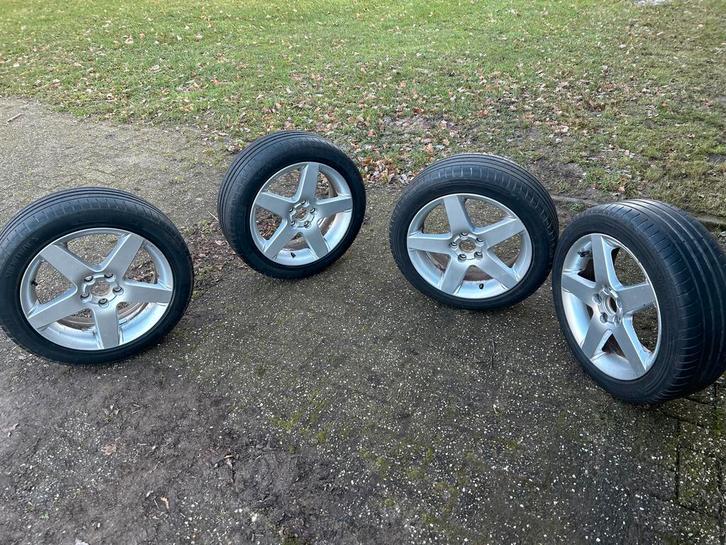 17 inch Volvo V50 Velgen met Banden, Auto-onderdelen, Banden en Velgen, Banden en Velgen, Zomerbanden, 17 inch, 205 mm, Personenwagen