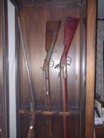 houten wapen kast voor 3 wapens met lade, glas en sleutels, Zo goed als nieuw, Ophalen