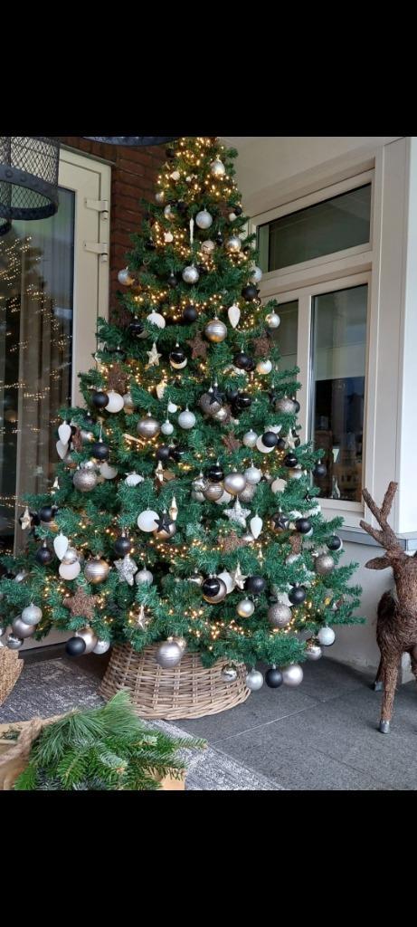 Mooie grote volle kunstkerstboom plm.2.30m.zgan., Diversen, Kerst, Zo goed als nieuw, Ophalen
