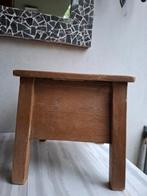 Klein krukje met geheim opberg vakje, zie laatste foto, Huis en Inrichting, Krukjes, Ophalen of Verzenden, Hout