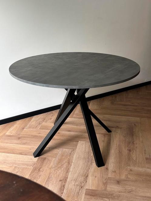 IKEA MARIEDAMM Table, 105 cm | Good As New, Huis en Inrichting, Tafels | Eettafels, Zo goed als nieuw, 100 tot 150 cm, Rond, Ophalen
