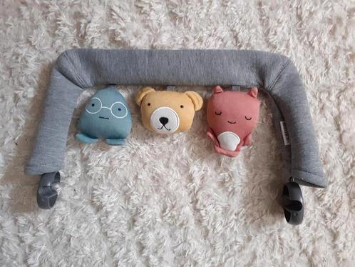 BabyBjörn speelboog "knuffelvriendjes" v Baby Björn wipstoel, Kinderen en Baby's, Wipstoeltjes, Zo goed als nieuw, Wipstoel, Overige merken