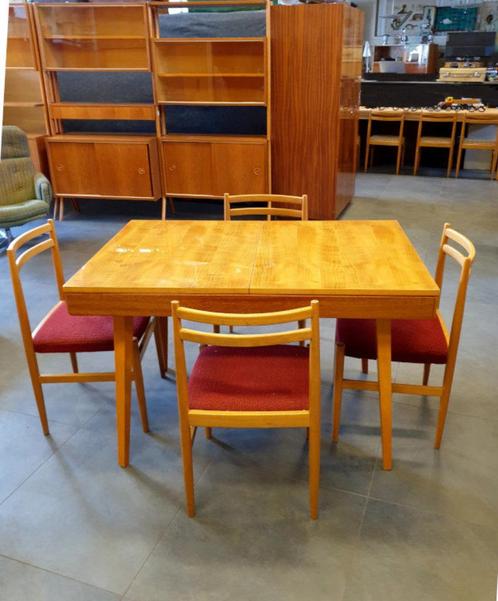1960 Eettafel 80x120/170 cm. uitschuiifbaar met 4 Stoelen, Antiek en Kunst, Antiek | Meubels | Tafels, Verzenden