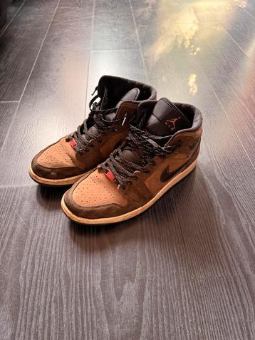 Jordan 1 dark chocolate beschikbaar voor biedingen