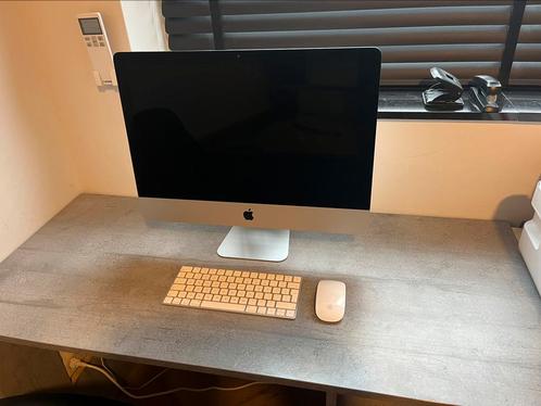 IMAC 21,5 inch in nieuwstaat, Computers en Software, Apple Desktops, Zo goed als nieuw, Ophalen of Verzenden